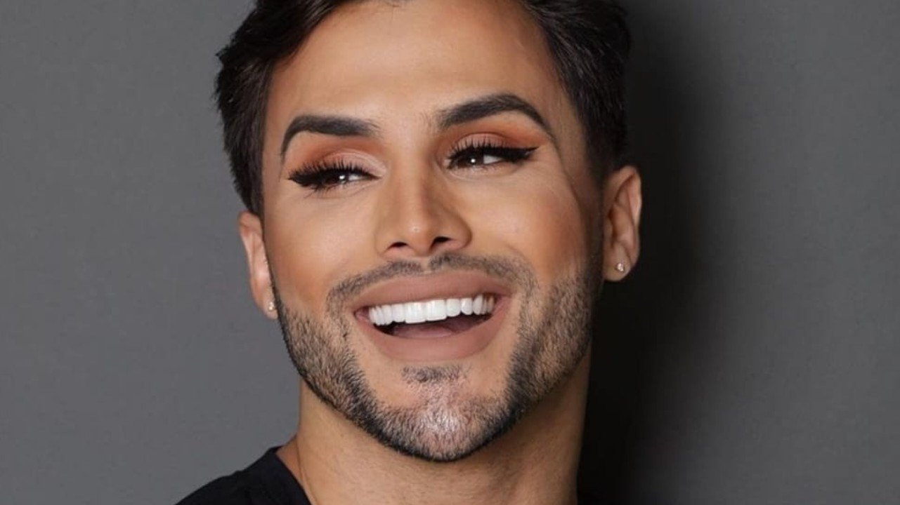 Agustin Fernandez lança novo produto de beleza a base de ouro
