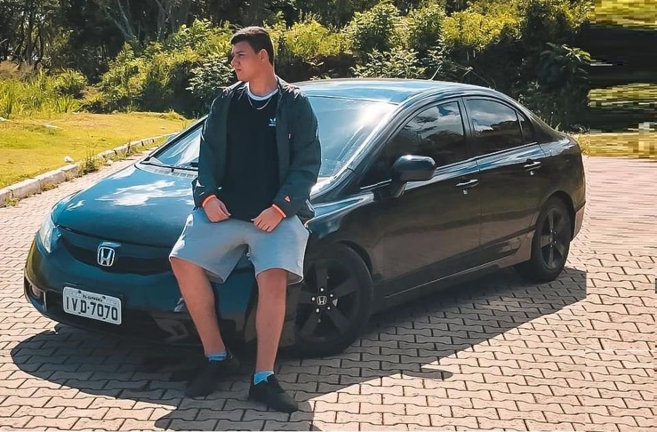 Guilherme Cezerio com mais de 1M de inscritos no YouTube faz sucesso com jogos online