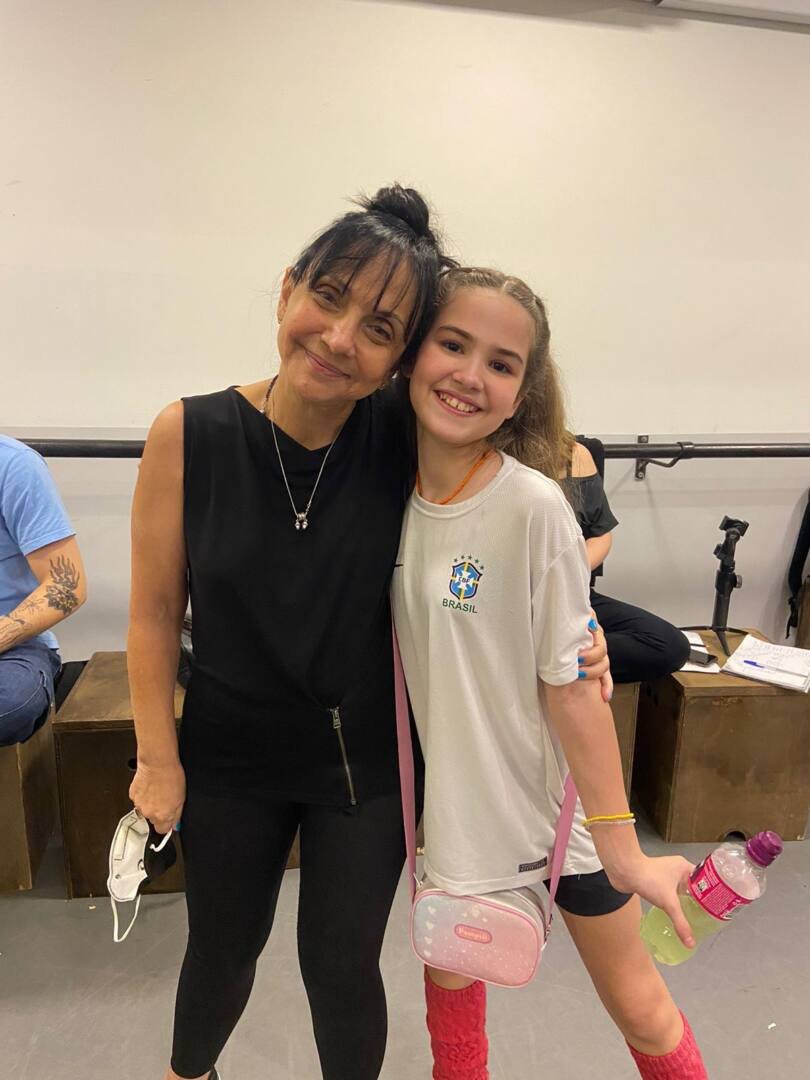 Sofia Budke estreia no Espetáculo Musical ‘Escolinhazinha do Professor Raimundo, em São Paulo
