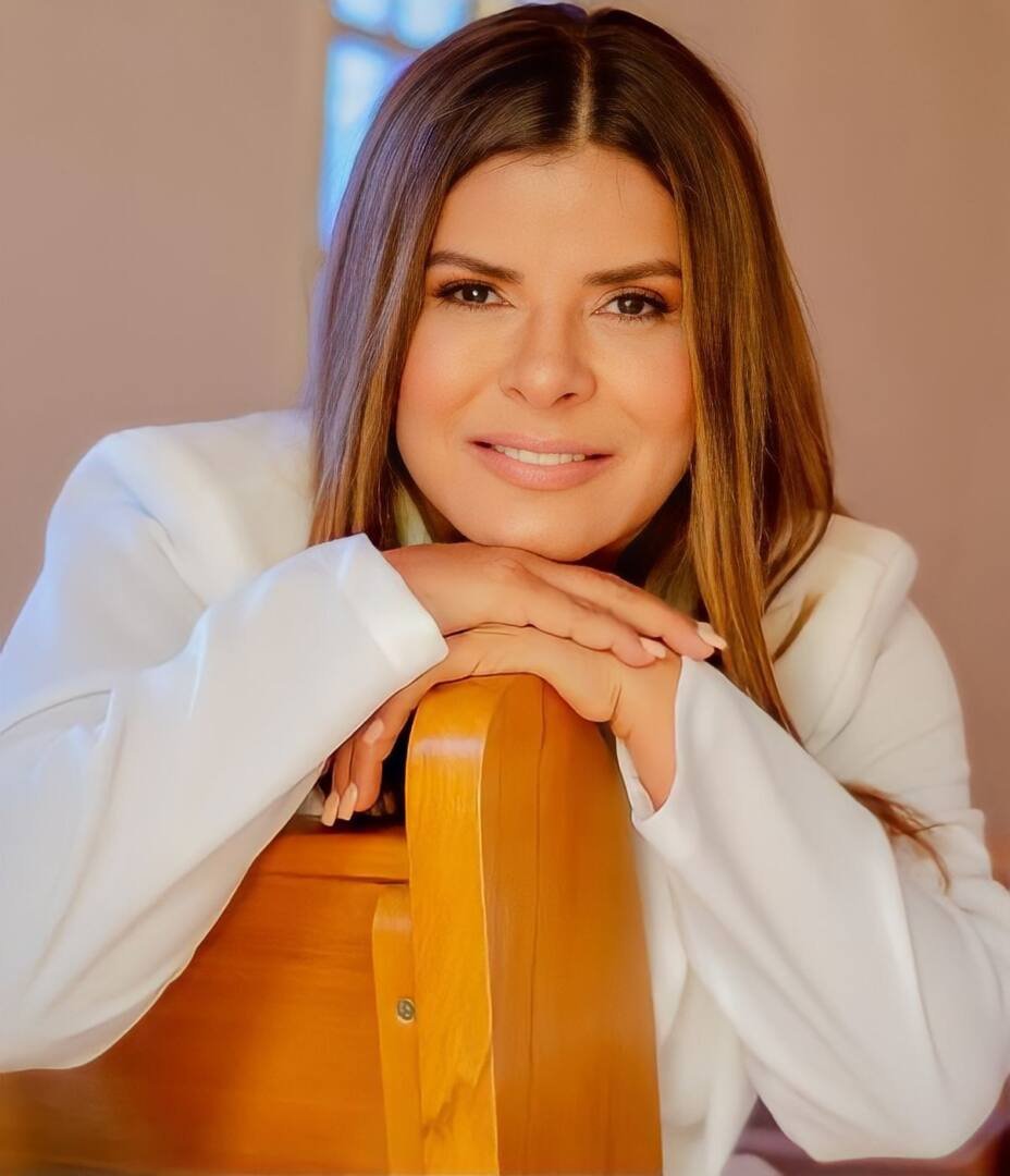 Mara Maravilha presenteia os fãs com clip de louvor para o Natal