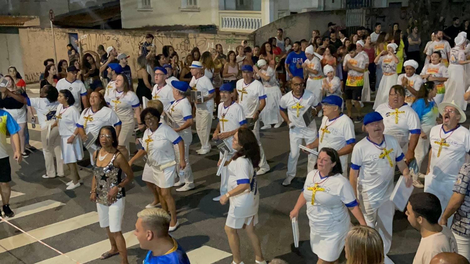 Carla Prata Capricha No Look Para Noite De Samba No Ensaio De Rua Da Acadêmicos Do Tucuruvi 7 Ala Da Velha Guarda - Crédito Da Foto: Renato Cipriano / Divulgação