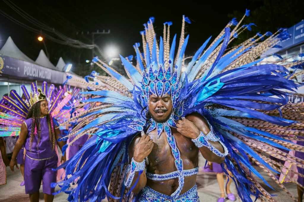 Wallace Guedes Fecha O Carnaval 2023 Como Muso Da União Do Parque Curicica 2 Wallace Guedes 3 1 Cosmopolitam