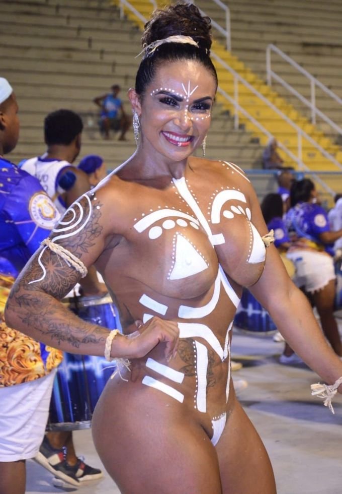 Musa Andrea Martins Realiza Homenagem Ao Grupo Olodum No Ensaio Da Sapucaí 4 Andrea Martins - Foto: Divulgação