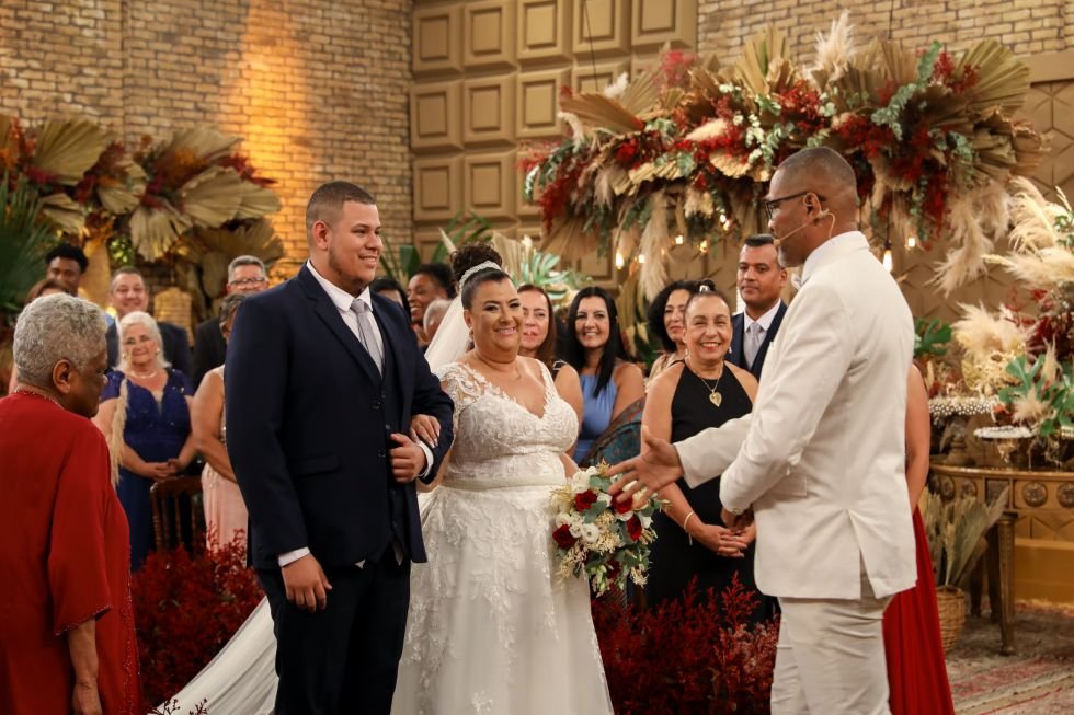 Presidente Solange E Mestre Sombra Da Mocidade Alegre, Renovam Votos De Casamento No Programa Eliana 4 Presidente Solange E Mestre Sombra - Foto: Rogerio Pallatta / Sbt