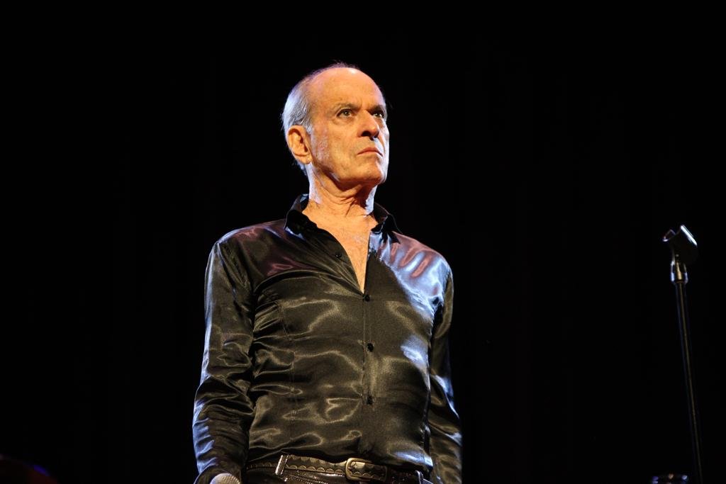 Ney Matogrosso Se Apresenta Em The Town Hall Em New York Com Casa Lotada 4 Ney Matogrosso Em Show Em Nova York 02 Cosmopolitam