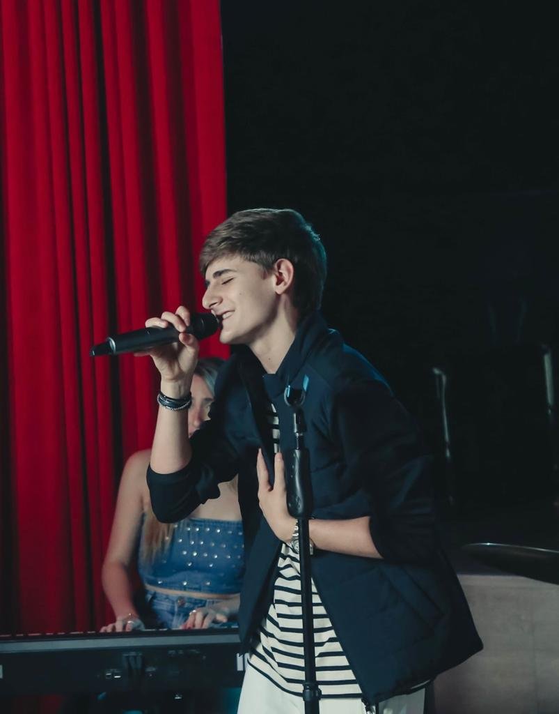 Samuel Sabba Revela Paixão Pela Música Em Novo Projeto Com O Quinteto Código 5 2 Samuel Sabbá