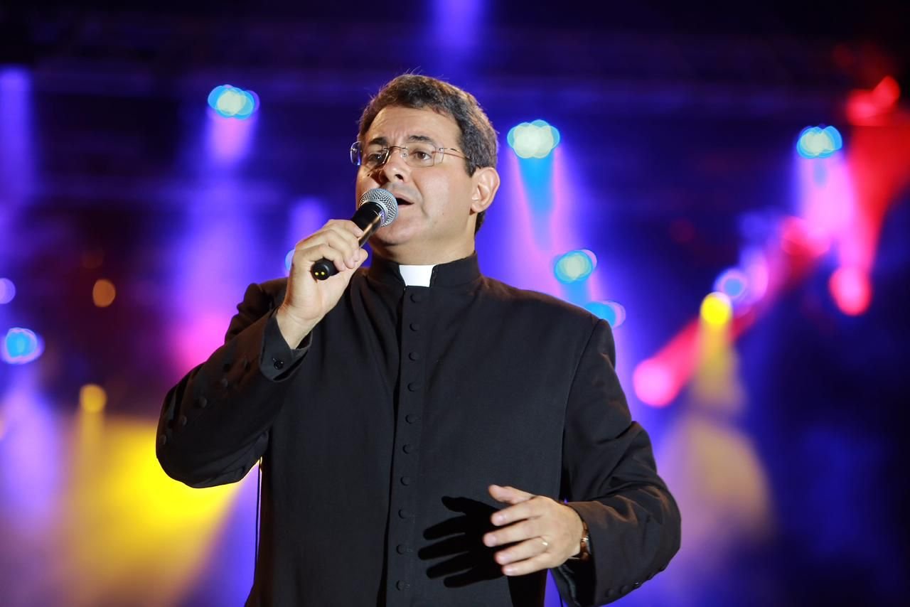 Conheça Padre Cleidimar Moreira: Uma Jornada De Fé E Música 3 Cleidimar