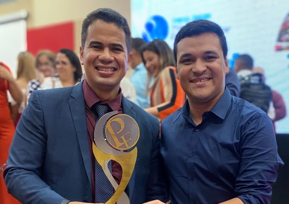 Ricardo Castro Ao Lado Do Prefeito Calvet Filho - Foto: Divulgação
