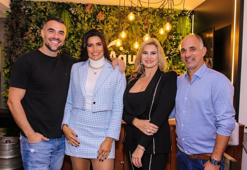 Ex-Bbb Daniel Saullo E Mariana Felício Com Os Empresários Gislaine E Marcelo - Foto: Thiago Duran / Divulgação