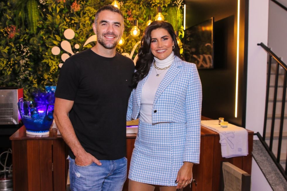 Ex Bbbs Mariana Felício E Daniel Saullo Esbanjam Simpatia Em Inauguração De Loja De Banheiras E Ofurôs 2 Ex-Bbb Daniel Saullo E Mariana Felício - Foto: Thiago Duran / Divulgação
