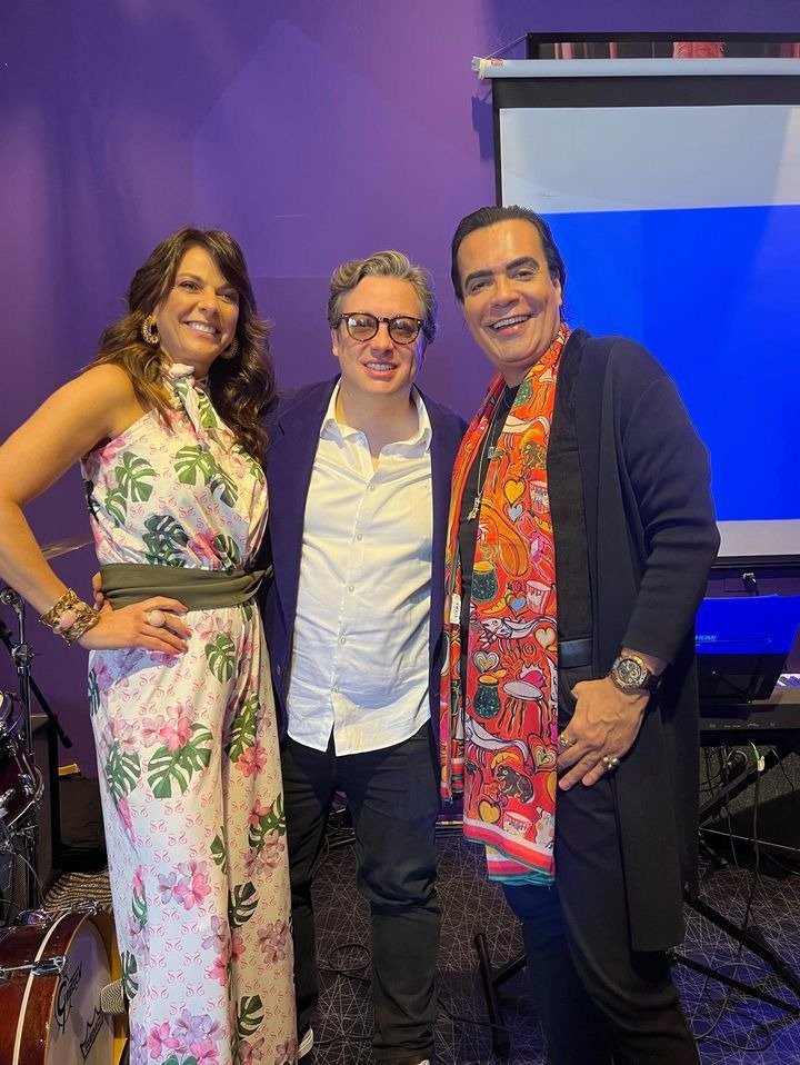 Sucesso: Felipe Menegat – Coro Luxuoso Da Plateia No Terceiro Encontro De Milhões! 2 Sucesso: Felipe Menegat – Coro Luxuoso Da Plateia No Terceiro Encontro De Milhões!