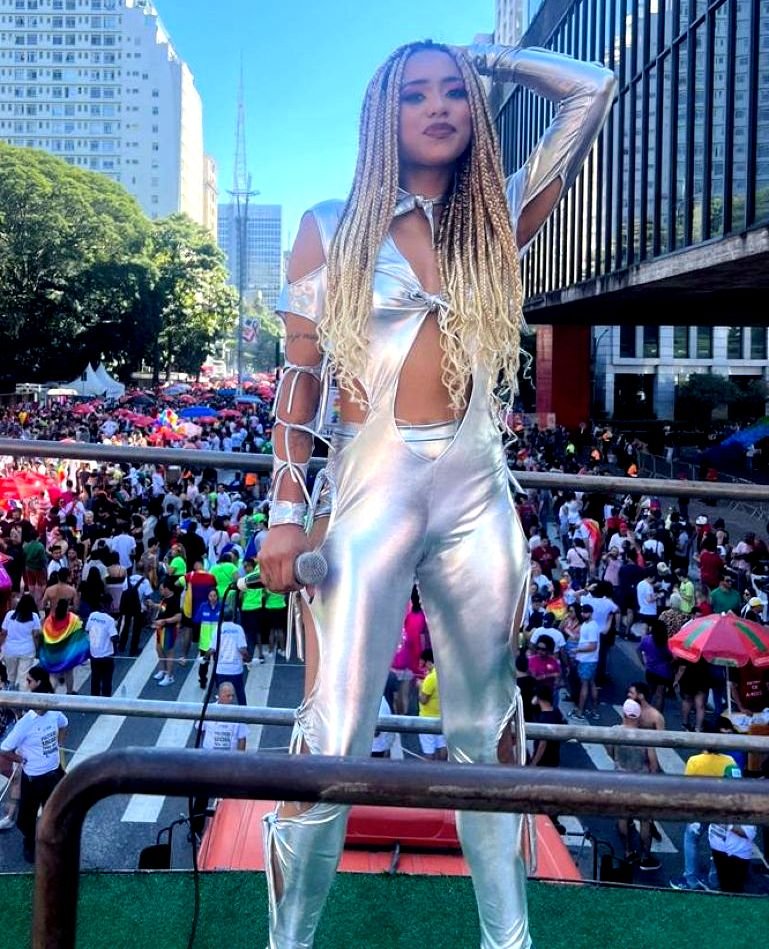 Cantora E Compositora Aristella Foi Um Dos Destaques Na 27ª Parada Do Orgulho Lgbt+ De Sp 5 Aristella - Credito Da Foto: Divulgação