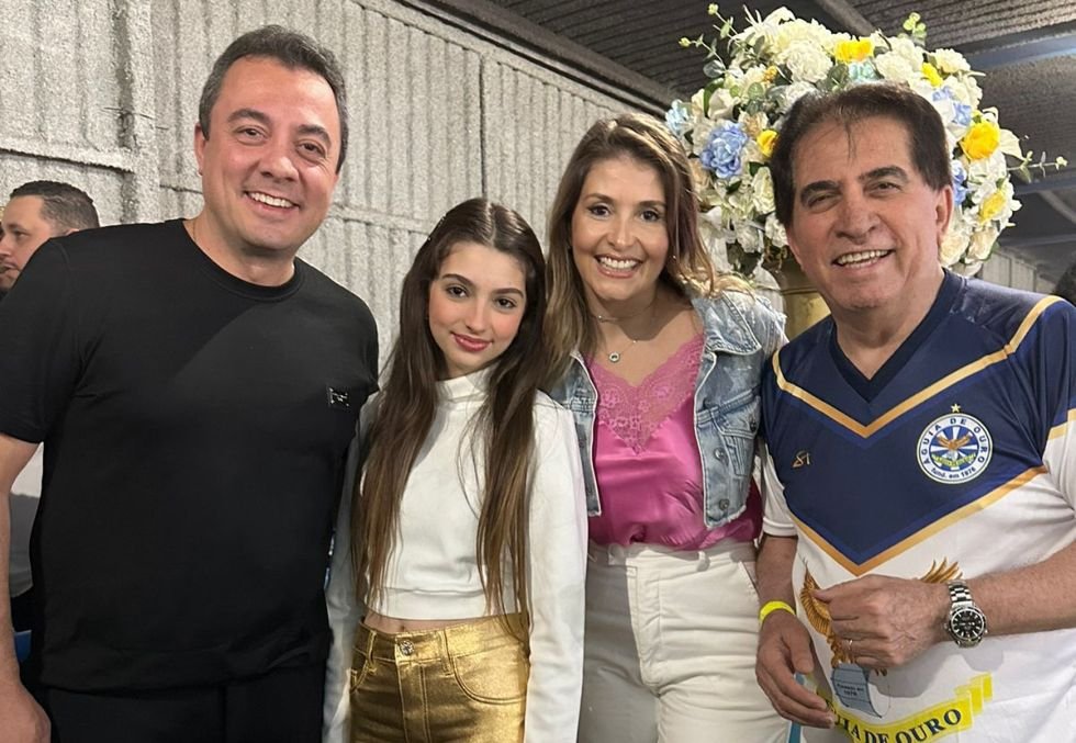 Empresária Fran Corrêa Propõe Homenagem Ao Sogro Eli Corrêa No Carnaval 2024 Da Águia De Ouro 3 Lançamento Enredo Carnaval 2024 Águia De Ouro - Crédito Da Foto: Márcia Stival Assessoria