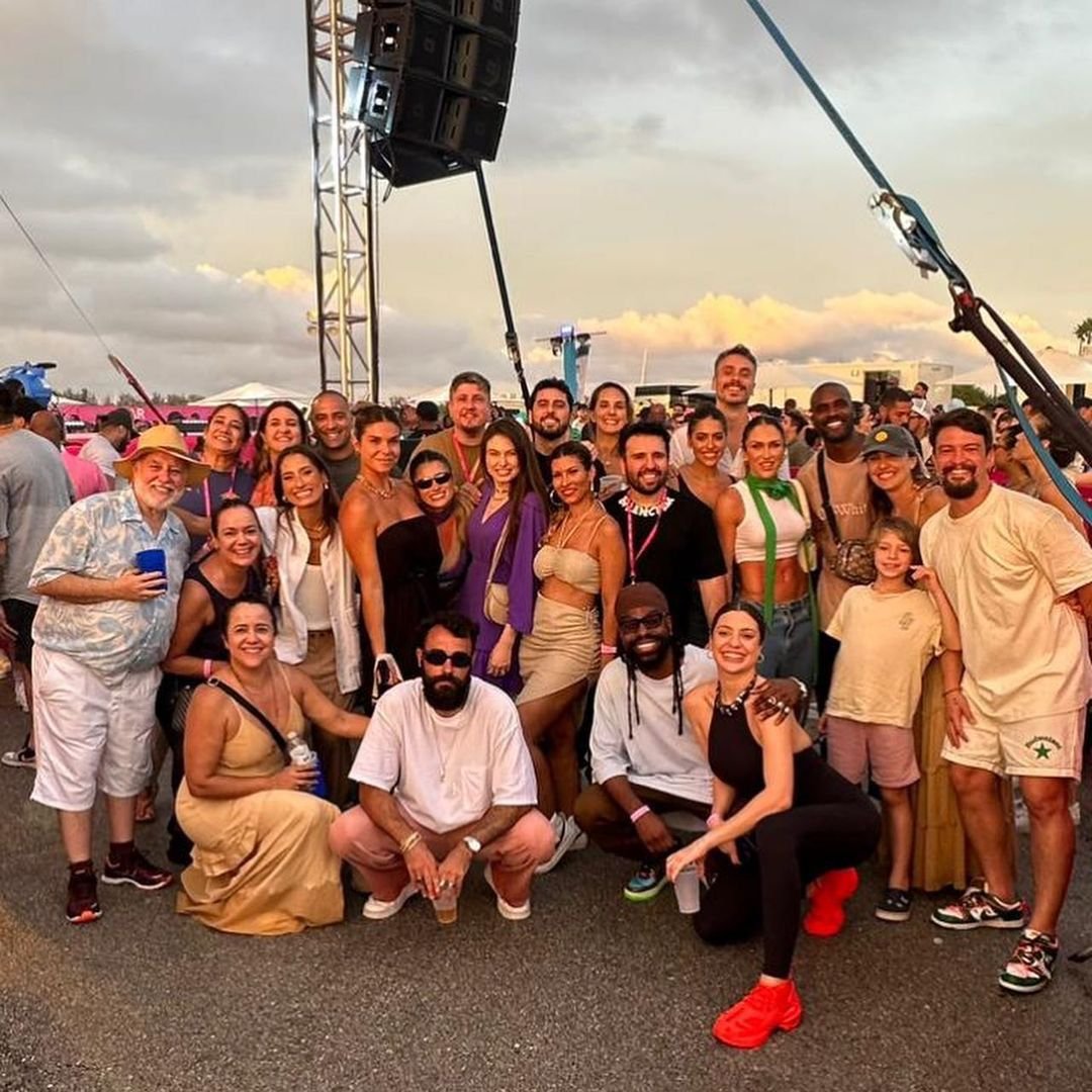Ghabi Aproveita Viagem Com Os Filhos A Miami E Prestigia Show De Thiaguinho; Veja! 3 Ghabi Aproveita Viagem Com Os Filhos A Miami E Prestigia Show De Thiaguinho; Veja!