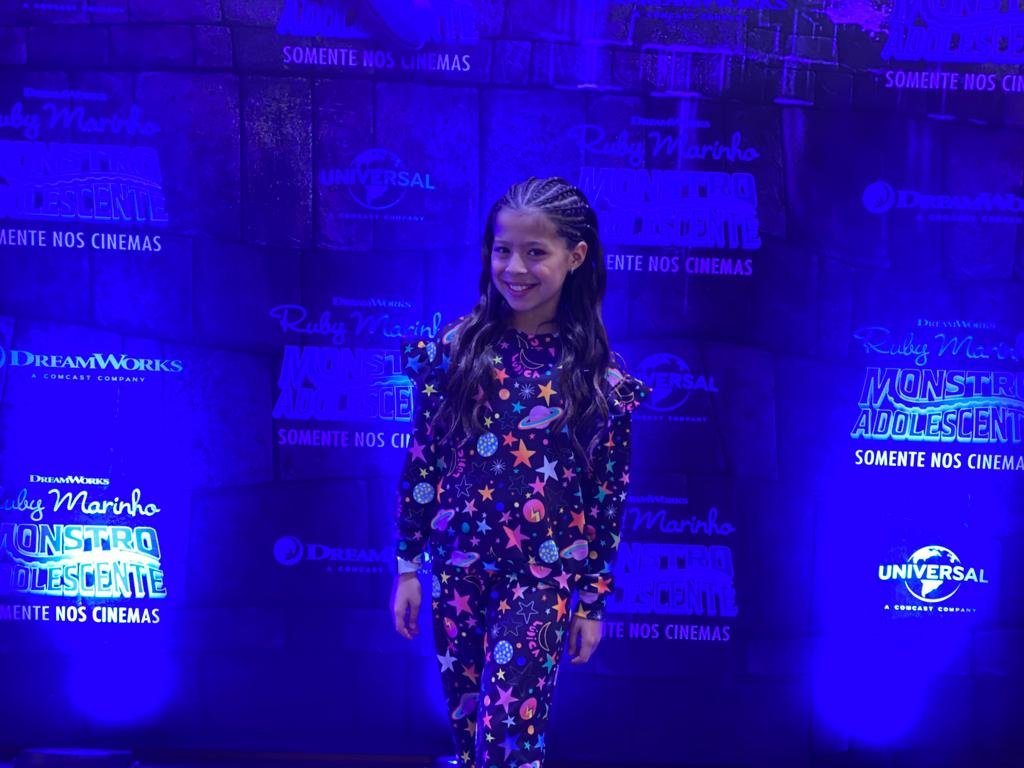 Estrelas Em Ascensão Brilham Na Pré-Estreia De 'Rubi Marinho: Monstro Adolescente 2 Estrelas Em Ascensão Brilham Na Pré-Estreia De 'Rubi Marinho: Monstro Adolescente