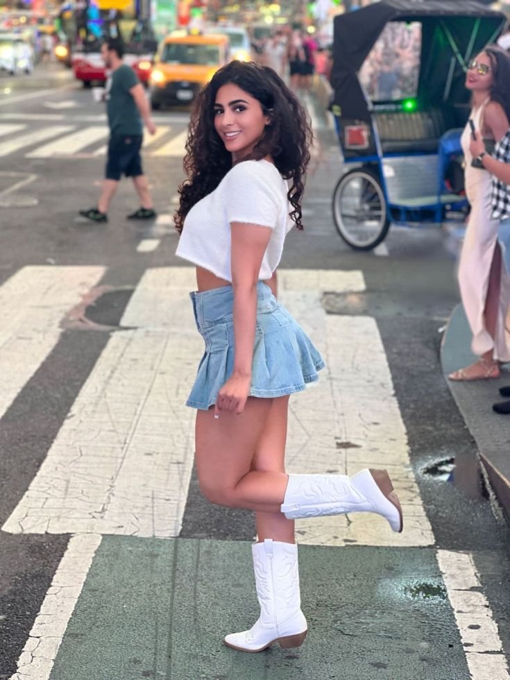 Cindy Passos É A Mais Nova Cantora Pop Que Está Fazendo Sucesso Nos Estados Unidos 4 Cindy Passos - Credito Da Foto @Mbnightproject / Betinho Alves - Divulgação