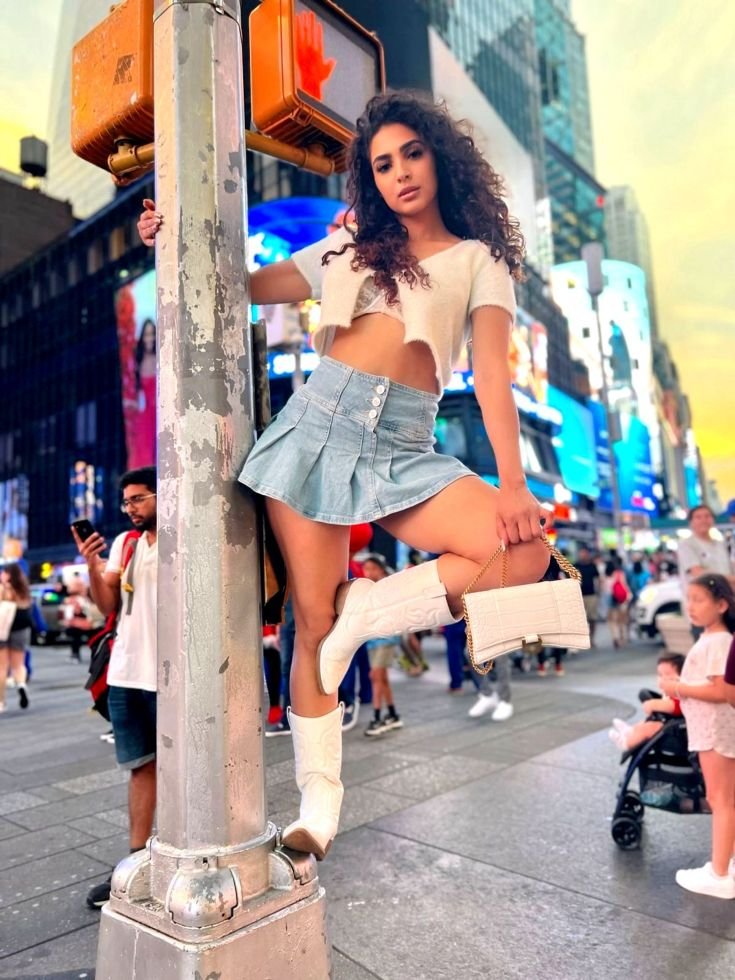 Cindy Passos É A Mais Nova Cantora Pop Que Está Fazendo Sucesso Nos Estados Unidos 3 Cindy Passos - Credito Da Foto @Mbnightproject / Betinho Alves - Divulgação