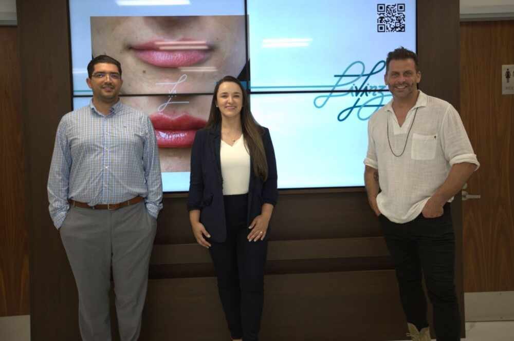 Durante Trabalho Nos Eua, Ator Henri Castelli Aproveita Para Cuidar Da Beleza 4 Henri Castelli Com A Dra. Erika Angelino E O Dr. Fernando Oliveira - Crédito Da Foto: Rose Lima / Divulgação