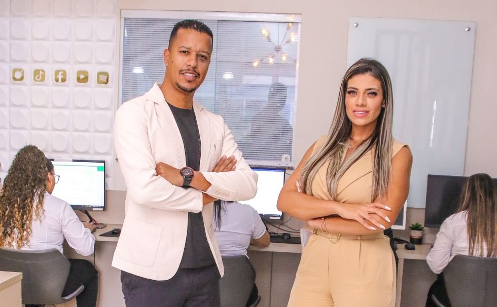 Conheça A História Dos Fundadores E Ceo Da Empresa Direct Borrachas 2 Adriano Rocha E Jessica Vieira - Crédito Da Foto: Thiago Duran / Divulgação