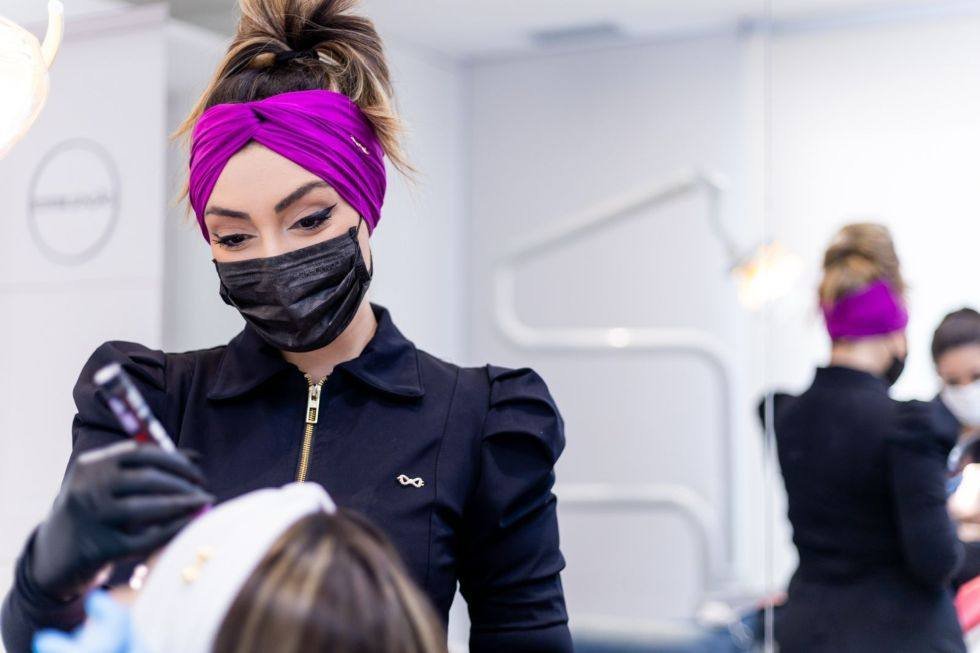 Dentista E Influenciadora Dra. Ana Justino Lança Linha De Jalecos Em Colaboração Com A Marca Rute Falco 2 Dra. Ana Justino - Crédito Da Foto Thalita Melo