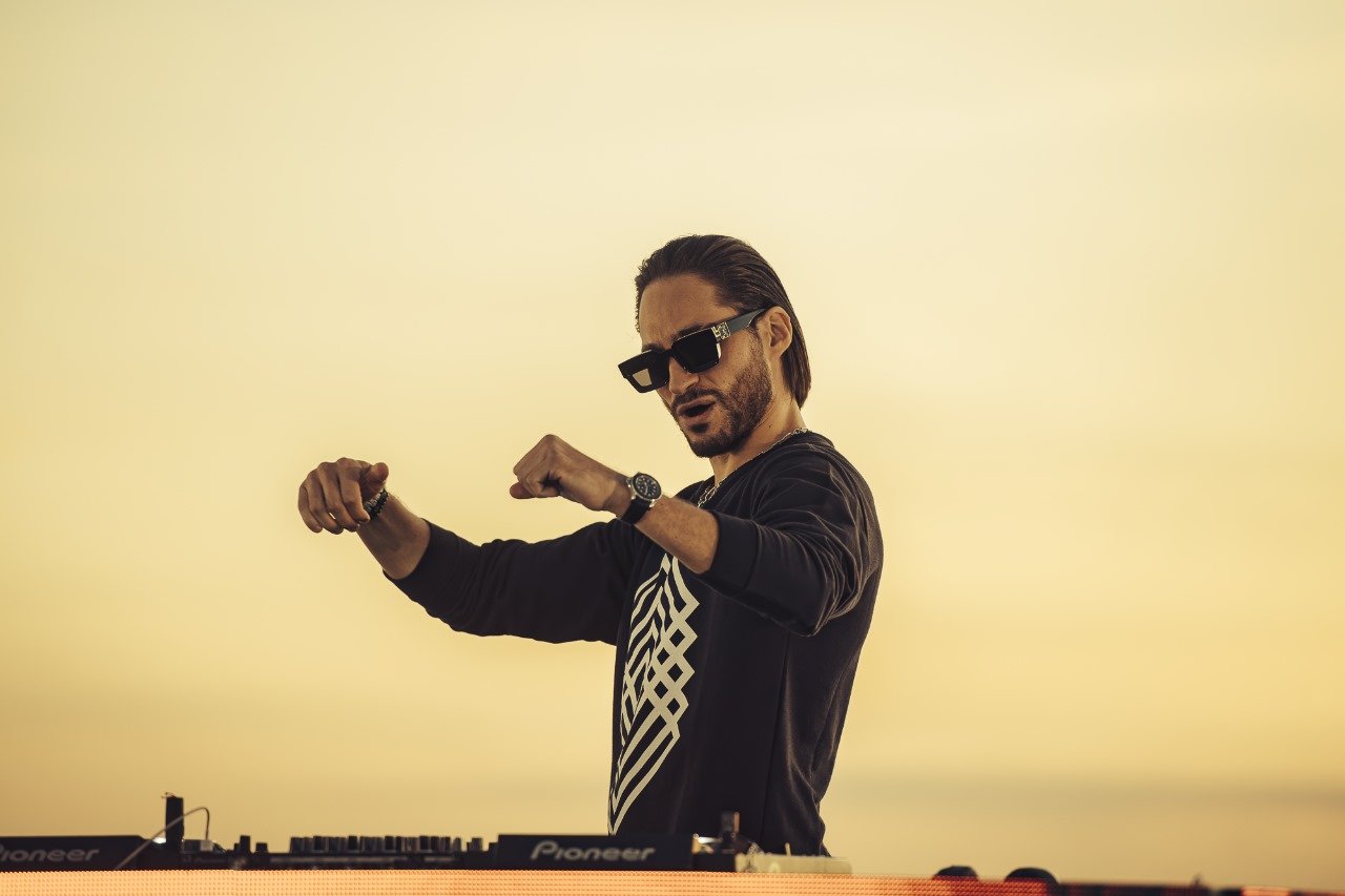 Dj Fábio Lopes Grava Clipe No Cristo Redentor Em Parceria Com Arquidiocese E Padre Omar 2 Dj Fábio Lopes - Divulgação