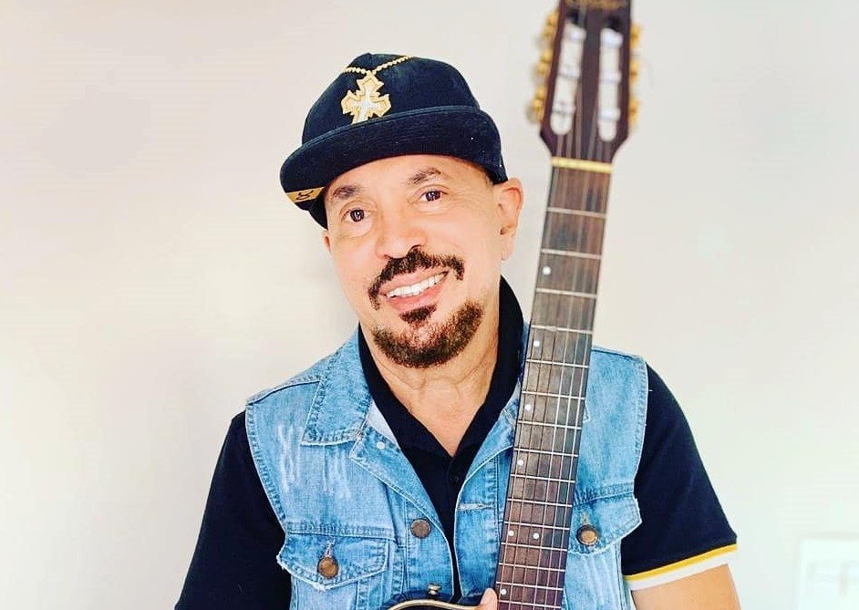 Thiago Cordeiro Comemora 20 Anos De Carreira Com Muito Samba 3 Cantor Dhema Foto Redes Sociais Do Cantor 01 Cosmopolitam