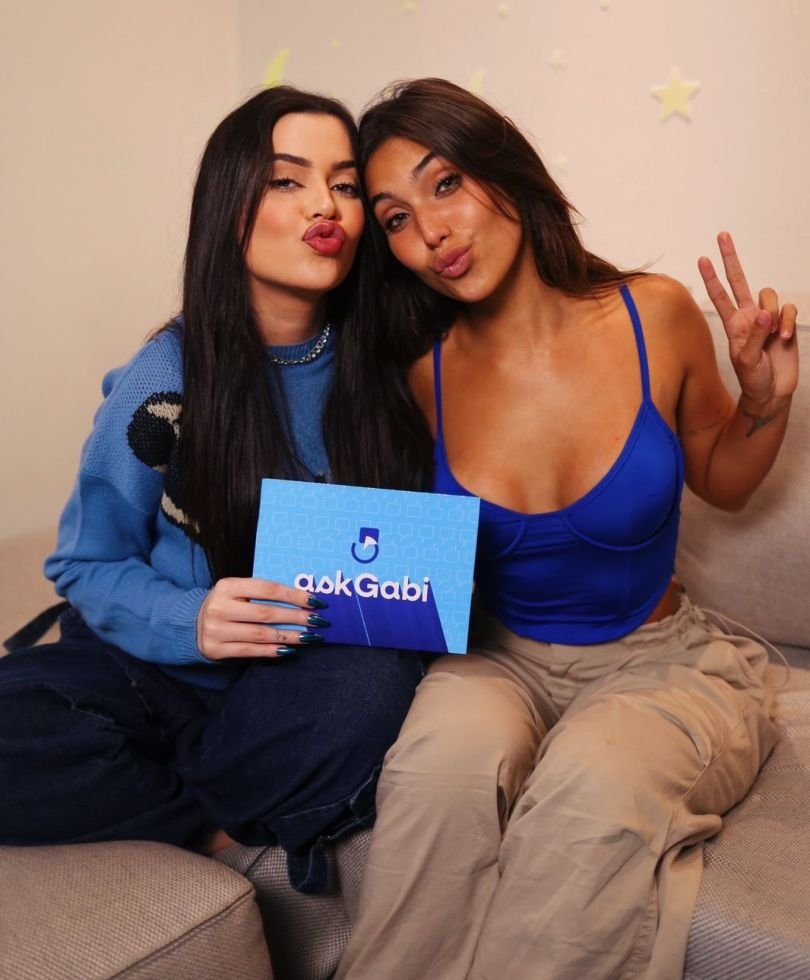Gabi Medina Entrevista A Influencer Vanessa Lopes Em Seu Talk Show Ask Gabi 2 Gabi Medina E Vanessa Lopes - Crédito Da Foto: Acervo Pessoal