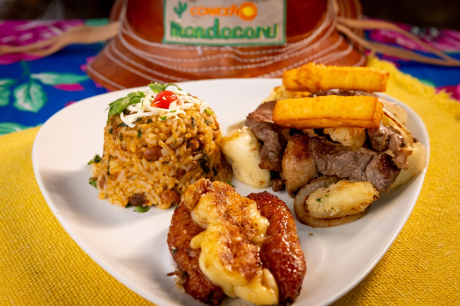 Restaurantes Da Feira De São Cristóvão Lançam Pratos Exclusivos Para Festival 2 Restaurante Maria Bonita (Com O Arrumadinho Maria Bonita)