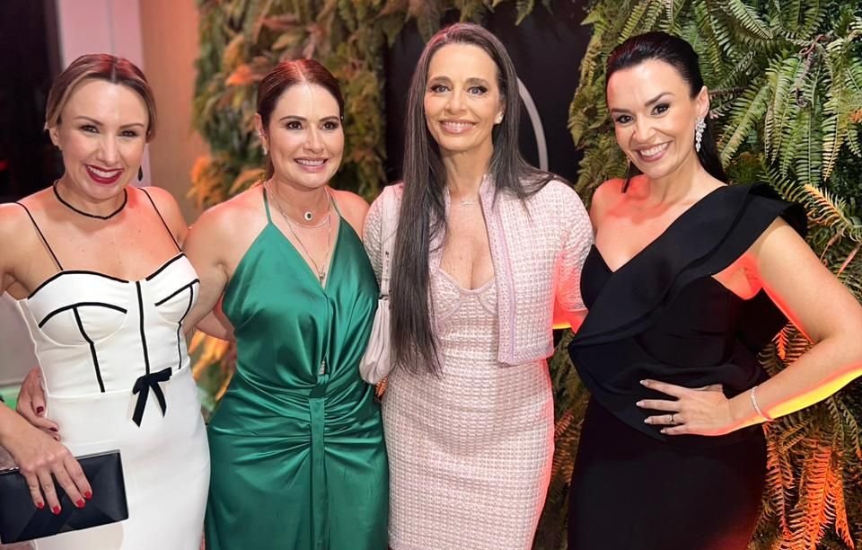 Fusão Da Clínica De Medicina Integrativa Dua Health E A Dermatologista Dra. Katia Volpe 2 Carla Vilhena Na Inauguração Da Clínica - Foto: Divulgação