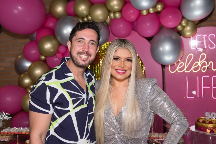 Adryana Ribeiro Comemora A Chegada Dos 50 Anos Em Grande Estilo 4 Thiago Rocha E Adryana Ribeiro - Foto: Geovani Moreira / Renato Cipriano - Divulgação