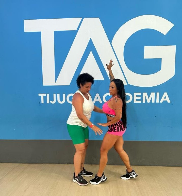 Rainha De Bateria Do Parque Acari Intensifica Aulas De Samba Para Estreia Na Sapucaí 2 Rose Nascimento Em Aula De Samba 4 Cosmopolitam