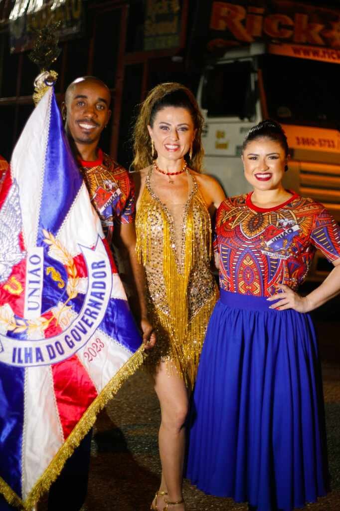 Tatiana Breia Cai No Samba Com Bruna Bruno Em Ensaio De Rua Da União Da Ilha 2 Tatiana Breia Foto @Eudenilsonsd 2 Cosmopolitam