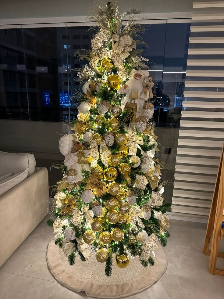 Mais Um Ano A Empresária Lays Reze Proporciona A Magia Do Natal Com As Lojas Empório Do Papai Noel 7 Árvore De Natal Da Karina Satov - Foto: Divulgação