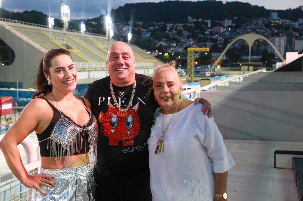 Joãozinho King Convoca Amigos Para Ajudar Vítimas Das Enchentes No Rj 2 Lilian Martins Joaozinho King Eliane Martins Img 0013 2 Scaled Cosmopolitam