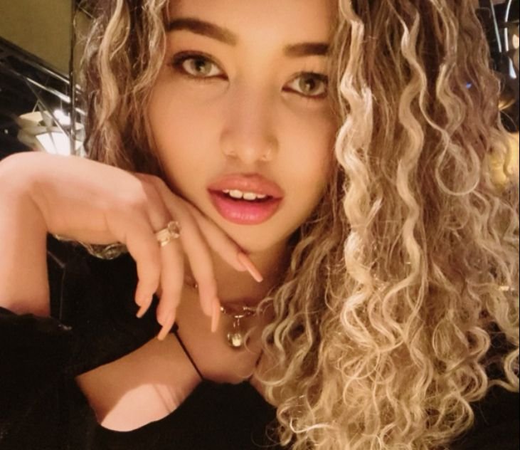 Rainha Iza É A Espiritualista Dedicada A Espalhar Luz Através Das Redes Sociais 2 Rainha Iza - Crédito Da Foto: Acervo Pessoal