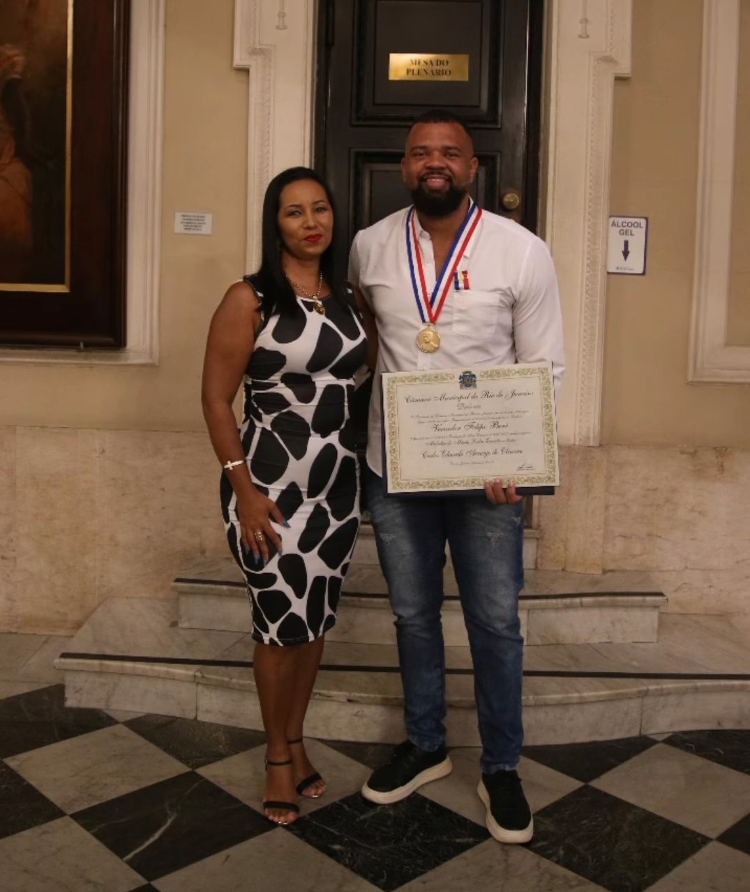 Mestre Dudu, Da Bateria Da Mocidade Independente De Padre Miguel, Recebe Medalha Pedro Ernesto 4 Reprodução Instagram Mestre Dudu / Thalita Cajueiro