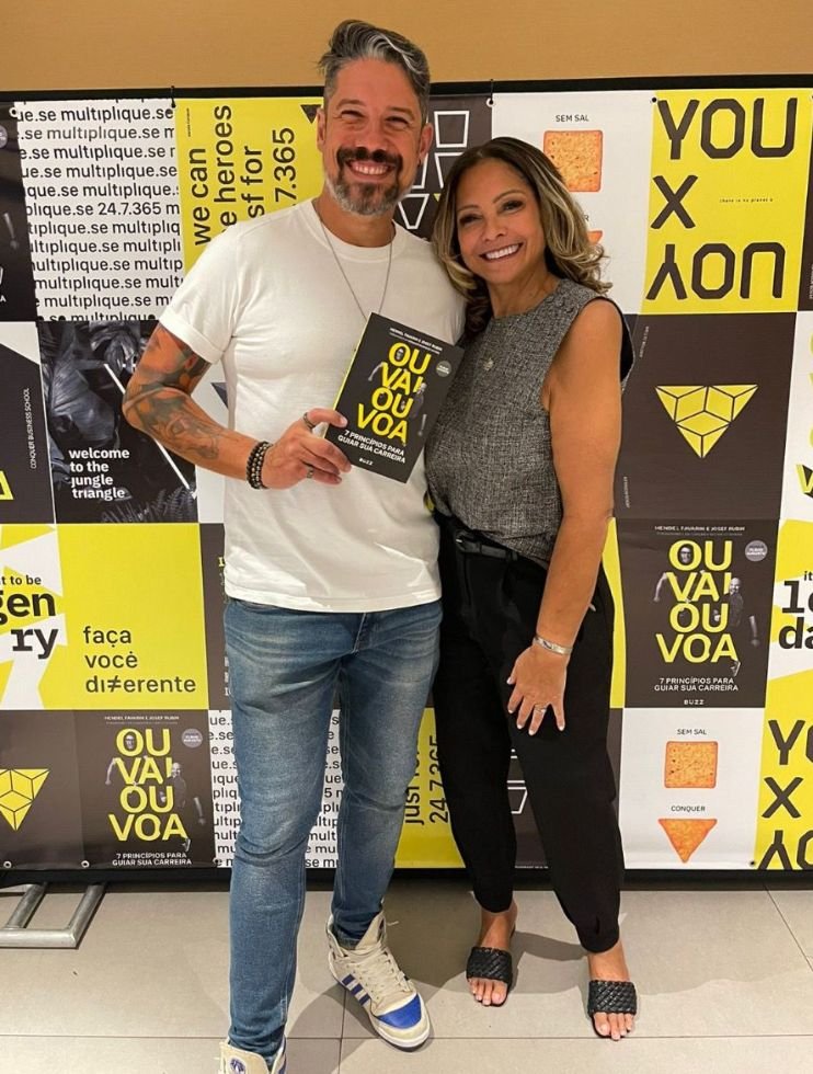 Ex-Bbb Nizam Prestigia Josef Rubin E Hendel Favarin No Lançamento Do Livro “Ou Vai Ou Voa&Quot; 5 Apresentador Phelipe Siani E A Relações Públicas Fattima Amaral - Crédito Da Foto Pedro Flausino / Divulgação