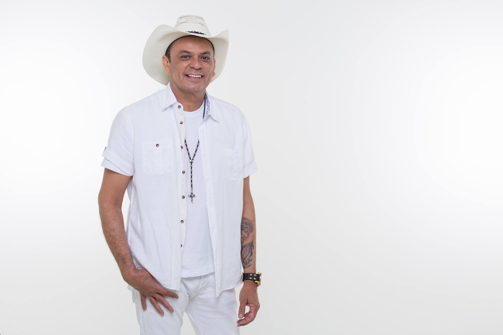 Frank Aguiar2 Cosmopolitam