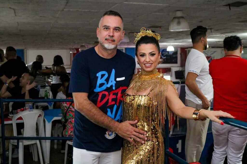 Musa Tatiana Breia Aposta No Dourado Em Evento De Samba Para Atrair Prosperidade Para União Da Ilha 3 Img 20240818 Wa0084 Cosmopolitam