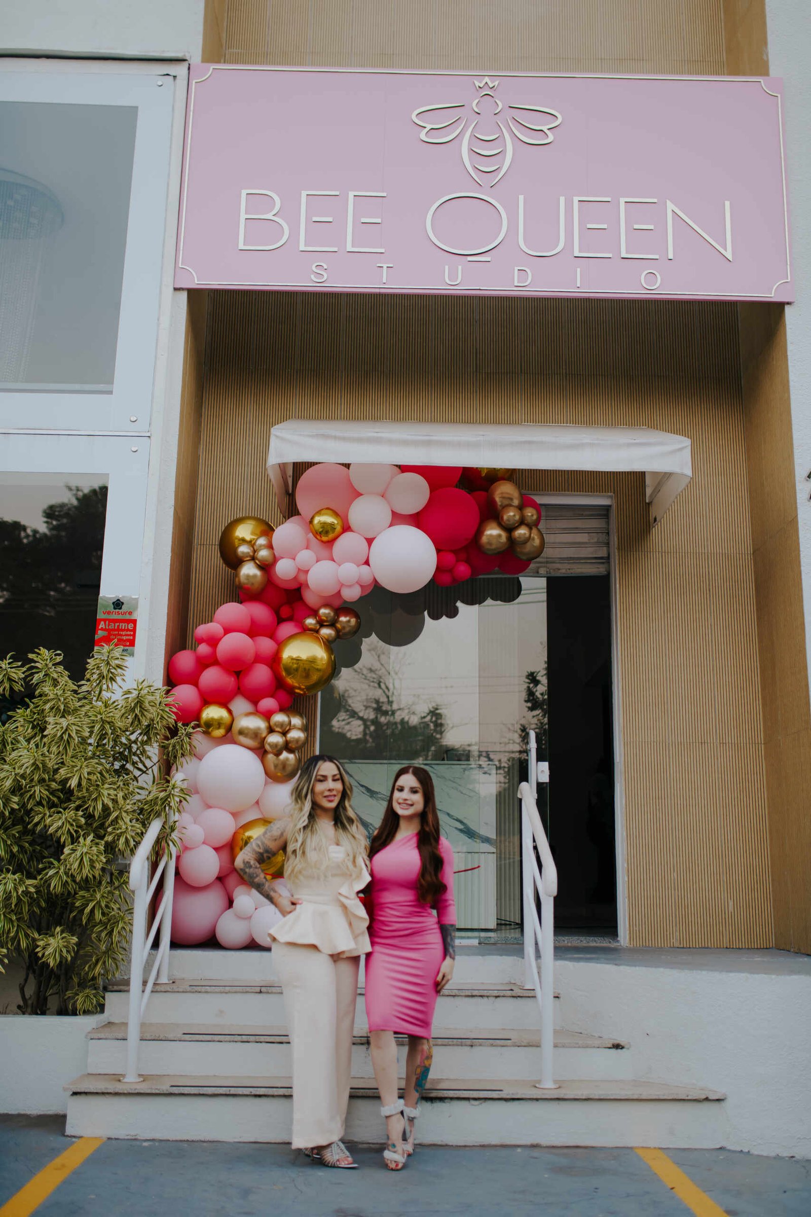 BEE QUEEN STUDIO Allana Azevedo e Leticia Marches por @oclaudiinho scaled Cosmopolitam