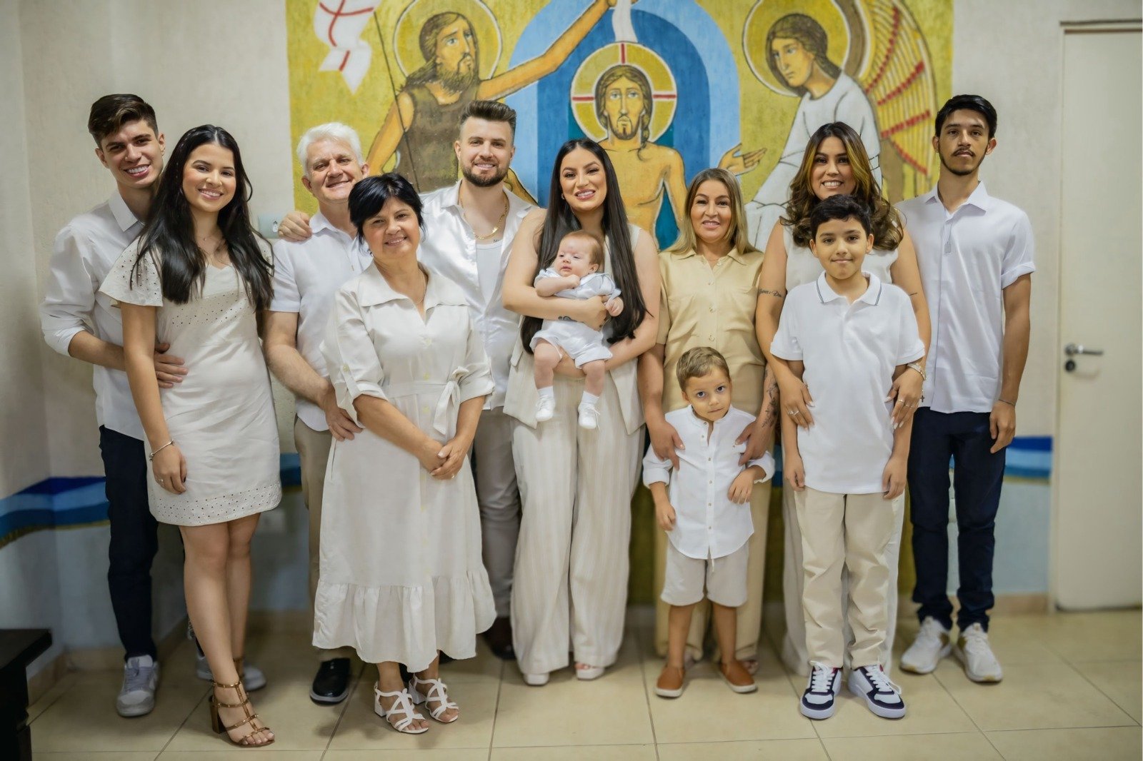 Conrado e sua Anna batizam o filho, Bernardo - Crédito da Foto: @gustavomenesesphoto / Divulgação