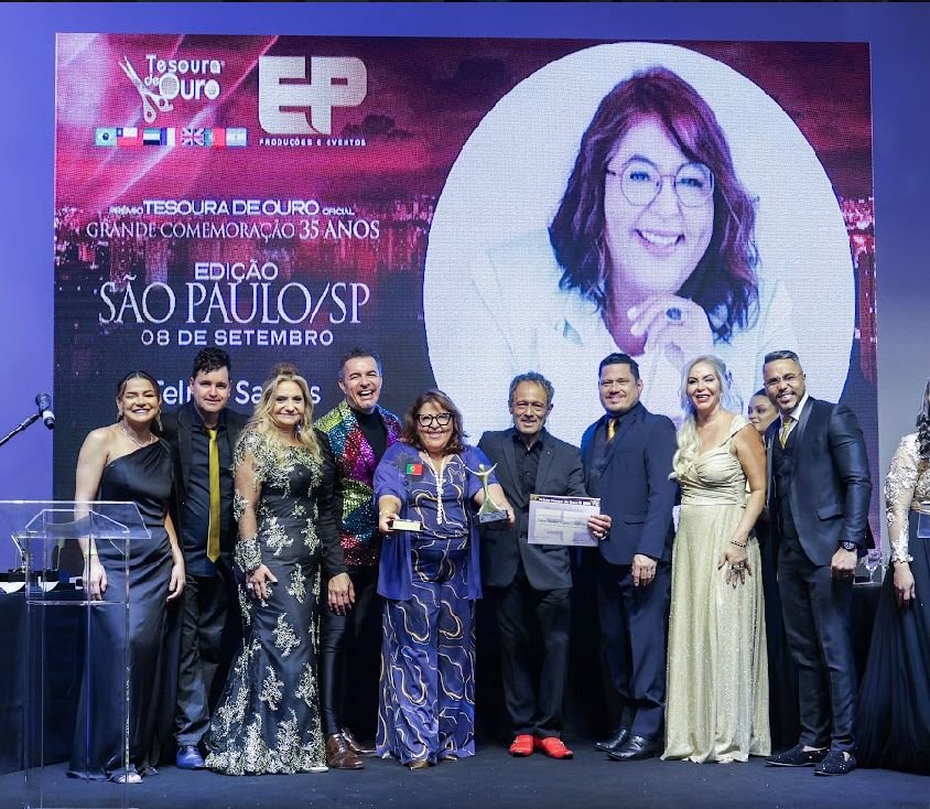 Prêmio Tesoura De Ouro Oficial Celebra 35 Anos Com Dupla Comemoração Em Sp 4 Nayara Bezerra (Nb Professional) , Sylvio Rezende, Tatiane Berlitz, Paulo Persil,Telma Santos (Raiz Latina Cosmeticos) , Ivan Stringhi, Francisco Costa, Gracielle Gatto E Clayton Guimaraes