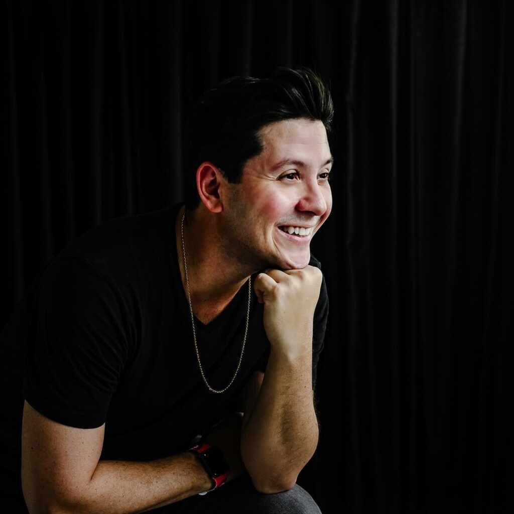 Bruno Pereira: Um ator e diretor com uma trajetória multifacetada nas artes e na cultura Bruno Pereira5