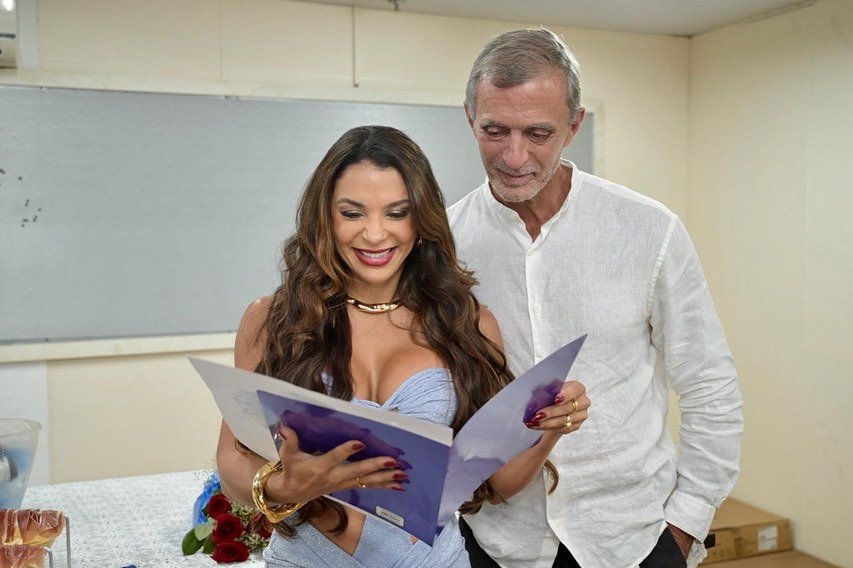 Monique Rizzeto É Anunciada Como Musa Da Vila Isabel Para O Carnaval De 2025 2 Rizzeto No Barracao Da Vila 1 Cosmopolitam