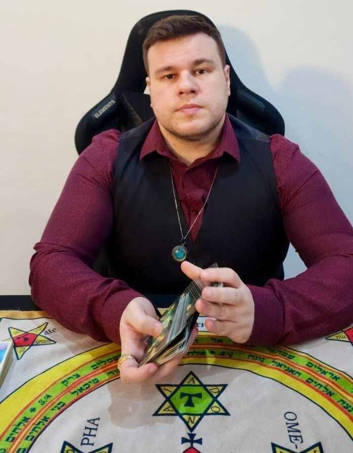 Conheça O Mago Uriel, Oraculista Que Se Dedica A Tornar Possível A Felicidade Do Próximo 2 Mago Uriel - Crédito Da Foto: Acervo Pessoal
