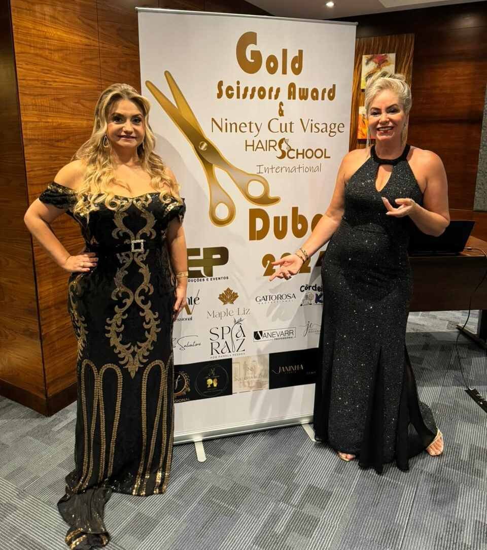 Premiação Tesoura De Ouro Oficial Sedia Pela 2ª Vez Em Dubai Edição 'Gold Scissors Award' 2 Tatiane Berlitz E Gracielle Gatto - Crédito Da Foto: Divulgação