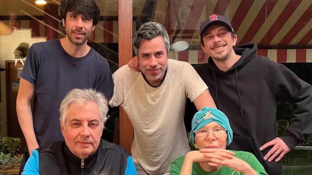 Filhos E Viúvo De Rita Lee Prestam Emocionantes Homenagens No Aniversário Da Cantora - Foto: Instagram