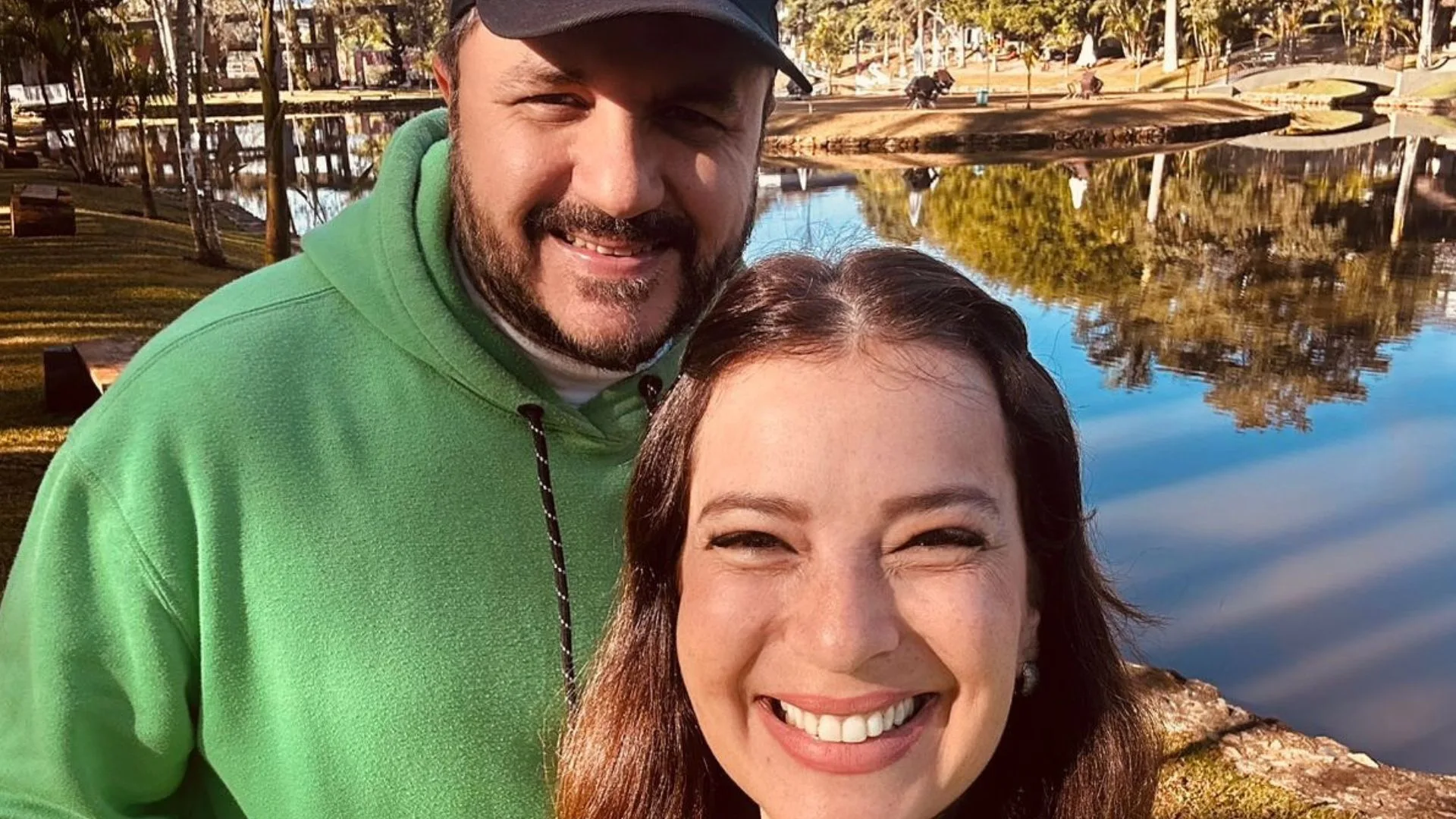 Maurício Manieri atualiza estado de saúde da esposa após AVC