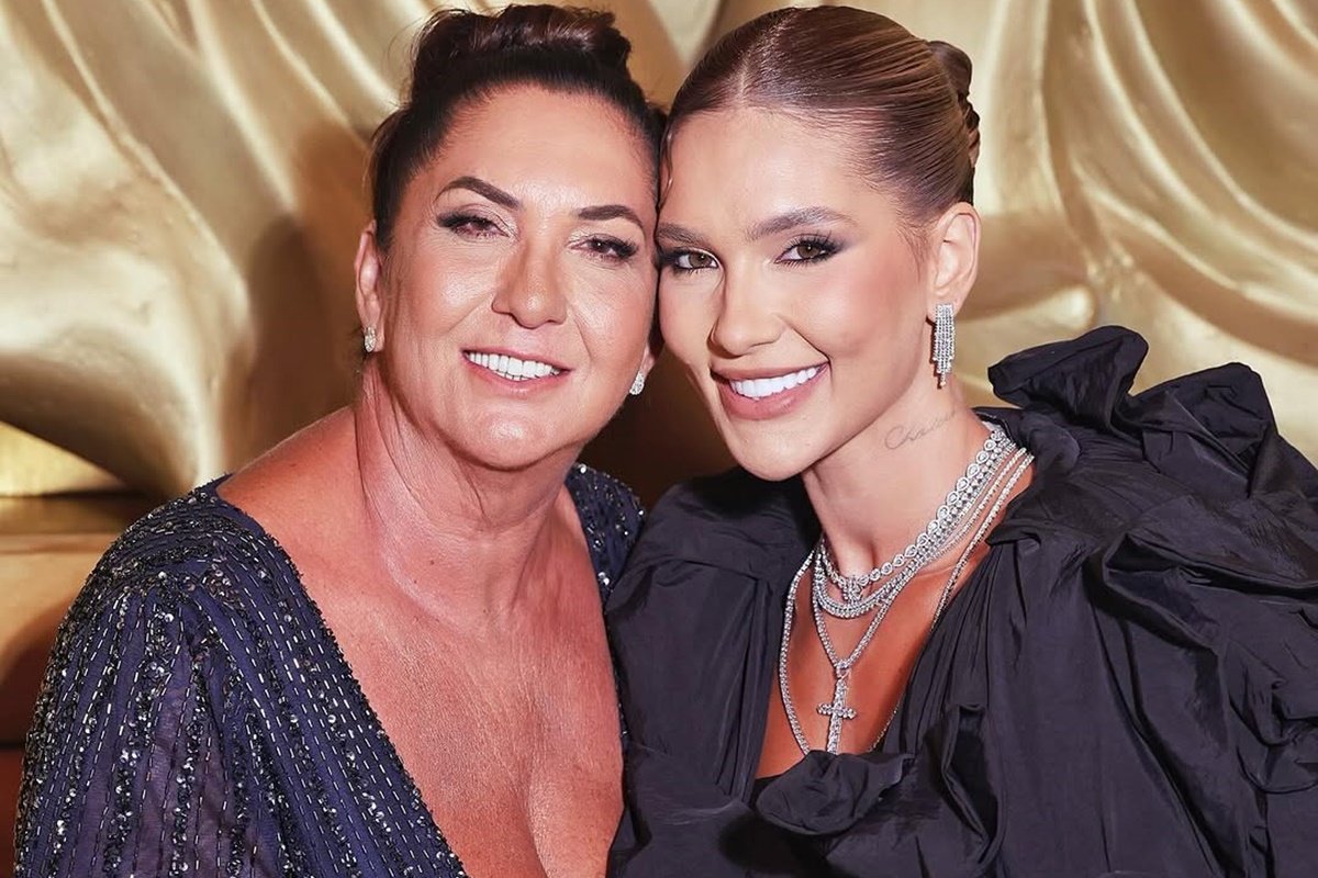 Virginia Fonseca se surpreende ao ver Maria Flor maquiando Margareth Serrão em chamada de vídeo