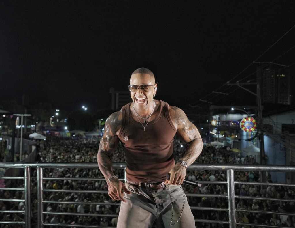 Claudia Leitte, Pedro Sampaio e Leo Santana no Carnaval Antecipado de Itabuna, o maior do Brasil Fotos Fred Pontes/ Divulgacao